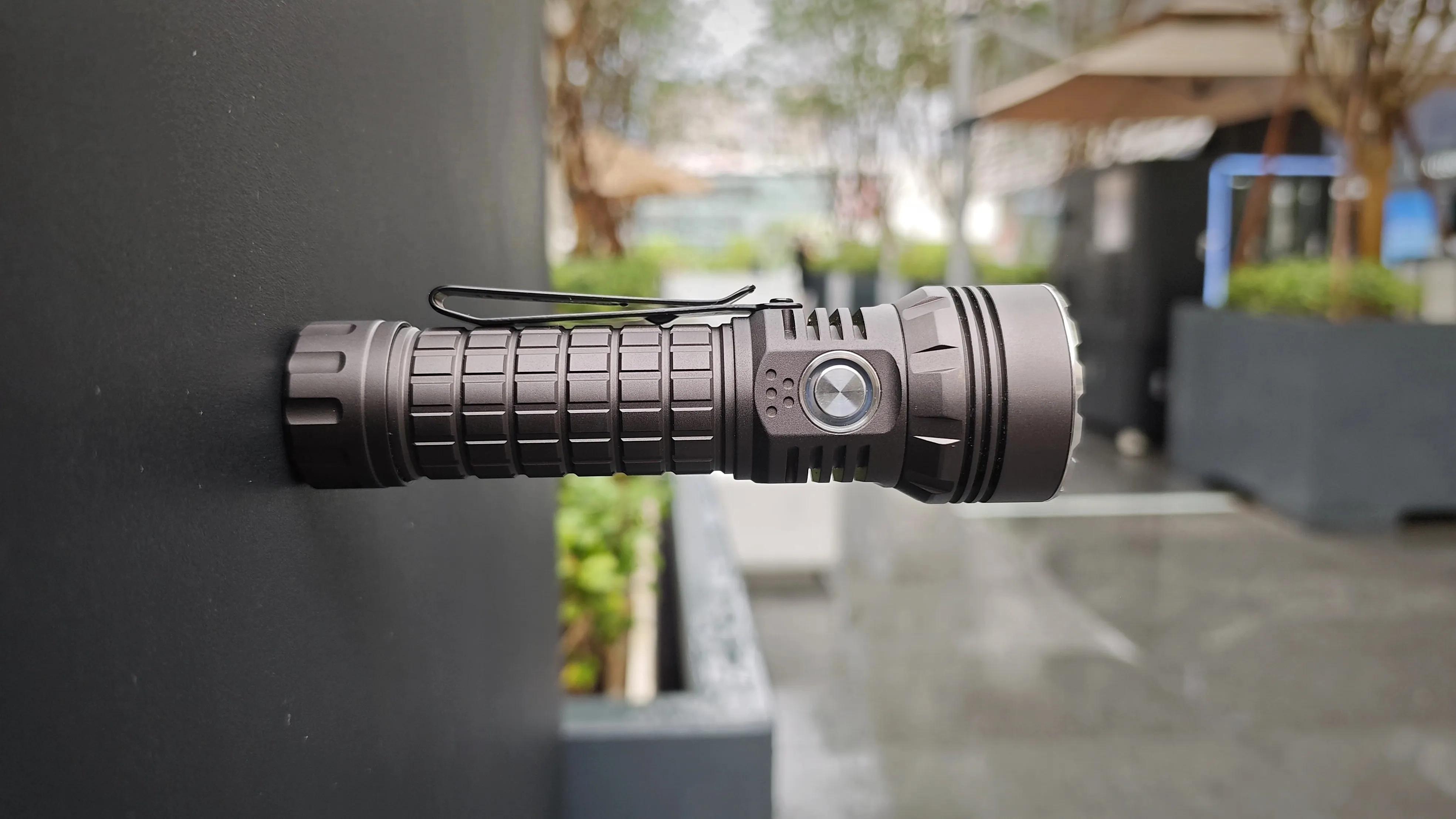 在路上X50——全网最小21700远射强光手电评测