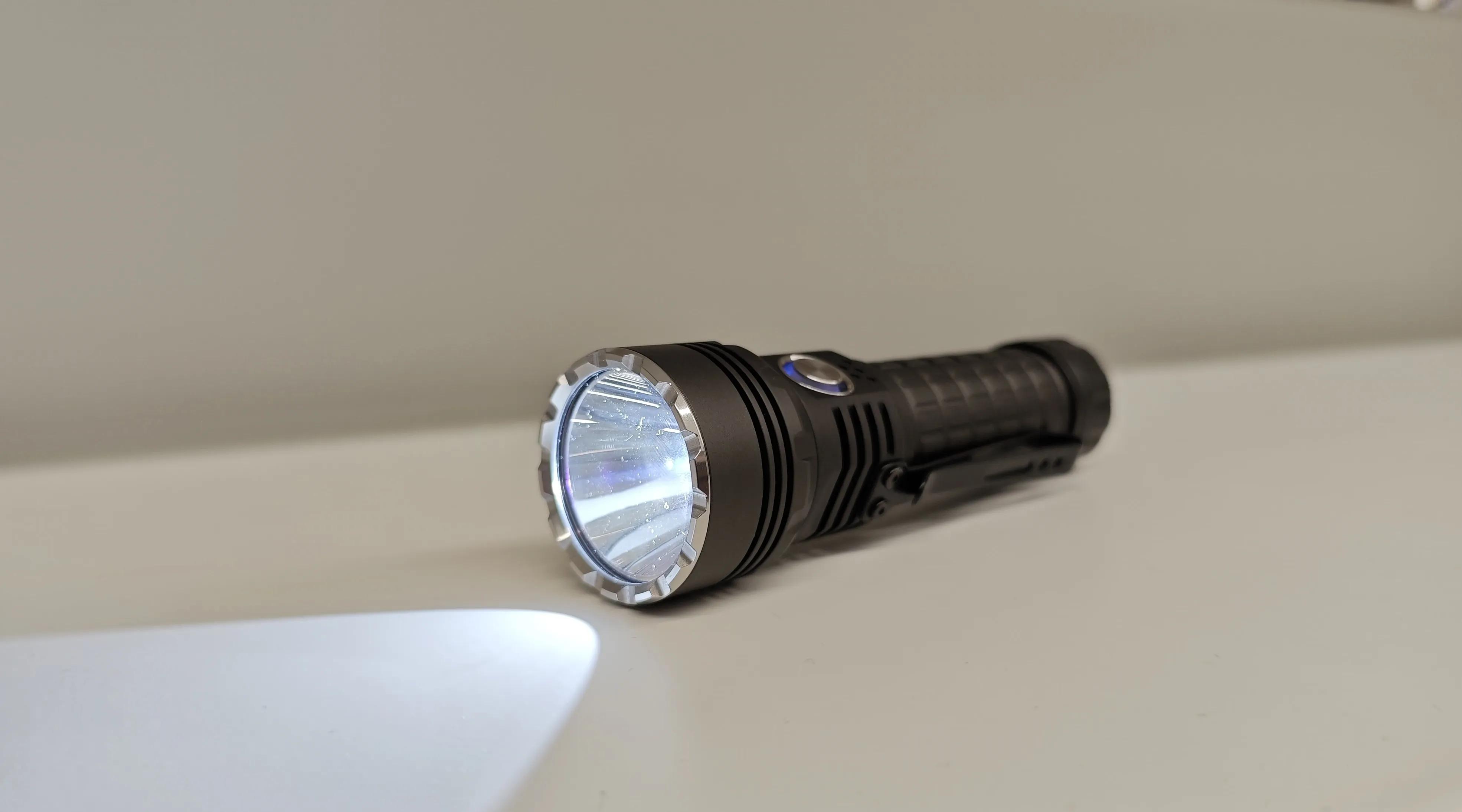 在路上X50——全网最小21700远射强光手电评测(图17)