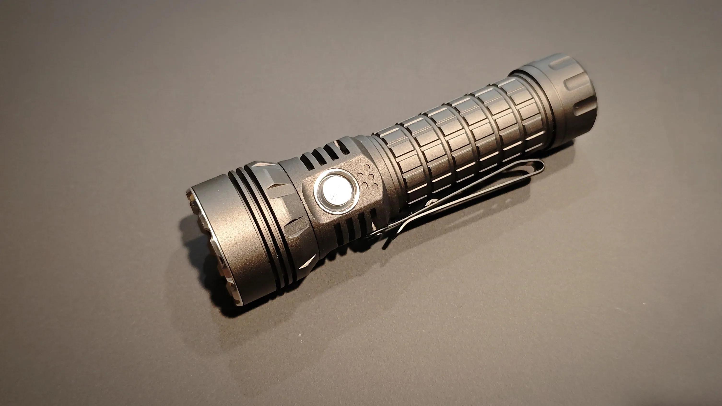 在路上X50——全网最小21700远射强光手电评测(图19)