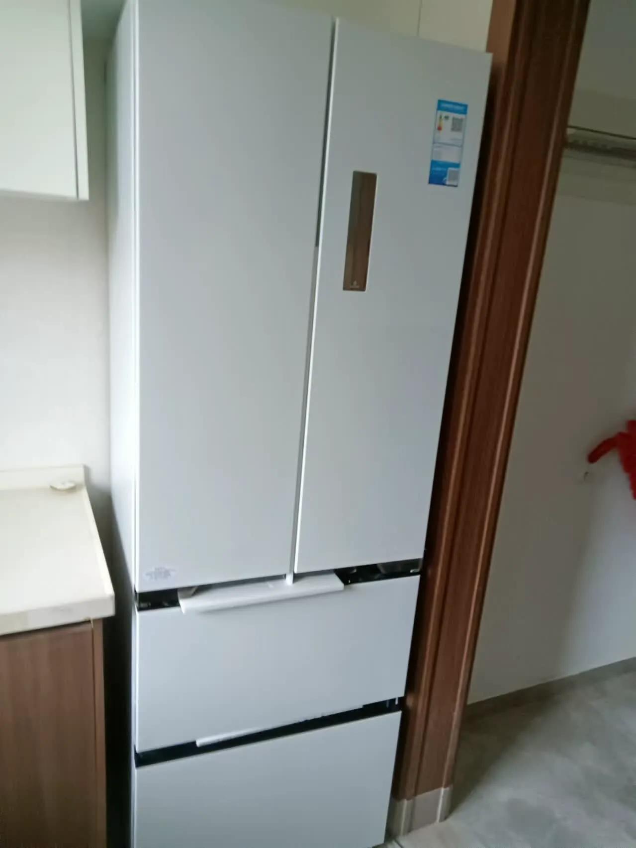 冰箱作为家庭中24小时运行的“食材守护者”,选对一台合适的冰箱不仅能提升生活品质,还能省去后续维修、耗电、使用不便等烦恼。2025年的冰箱市场技术迭代迅速,功能五花八门,但核心配置的筛选逻辑始终围绕保鲜能力、能效表现、使用体验展开。作为消费者,避开营销噱头、聚焦实用功能,才能真正选到一台“省心又耐用”的好冰箱。  首先,划重点!今年京东的618红包口令是「领红包792」,淘宝618红包口令是「天降(图6)