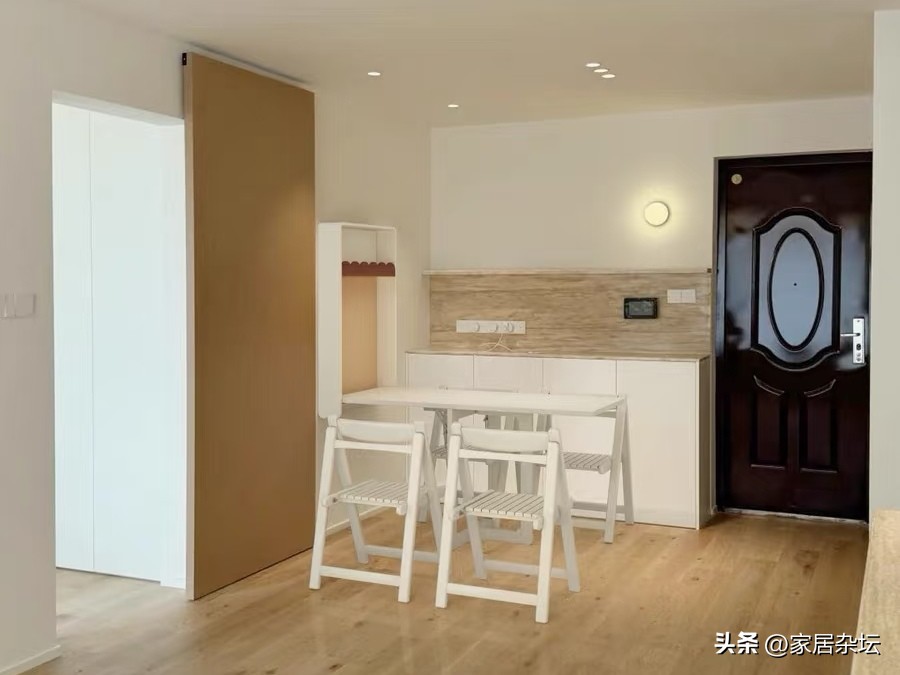 餐桌被“谋杀”了！90后邻居家的小户型隐形餐厅，让我看傻了眼(图10)