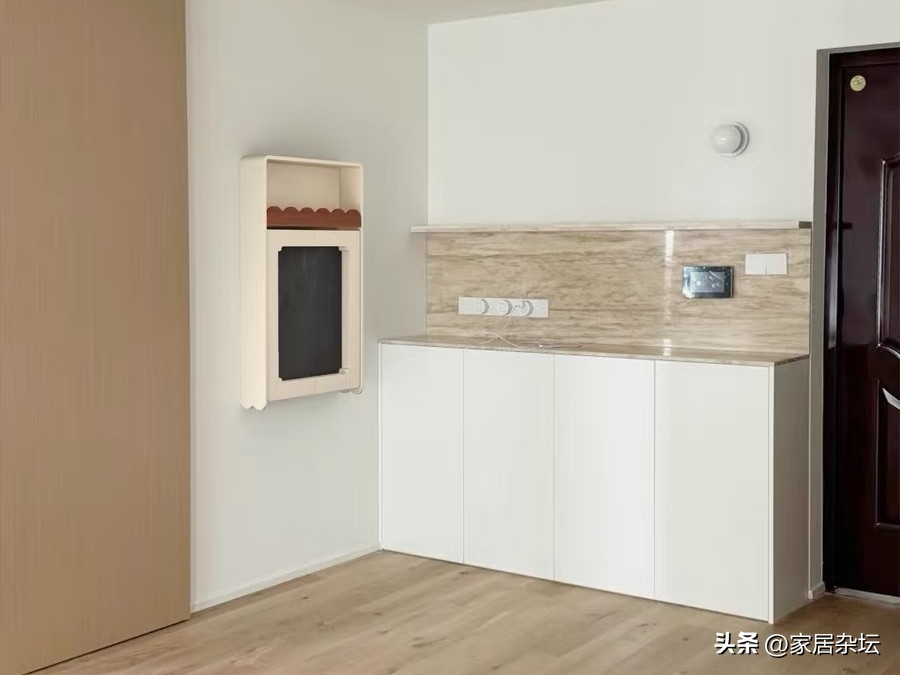 餐桌被“谋杀”了！90后邻居家的小户型隐形餐厅，让我看傻了眼(图9)