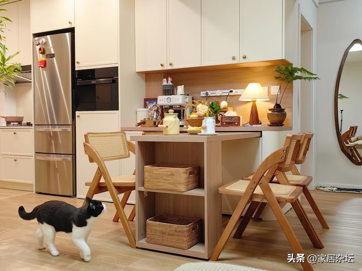 餐桌被“谋杀”了！90后邻居家的小户型隐形餐厅，让我看傻了眼(图13)