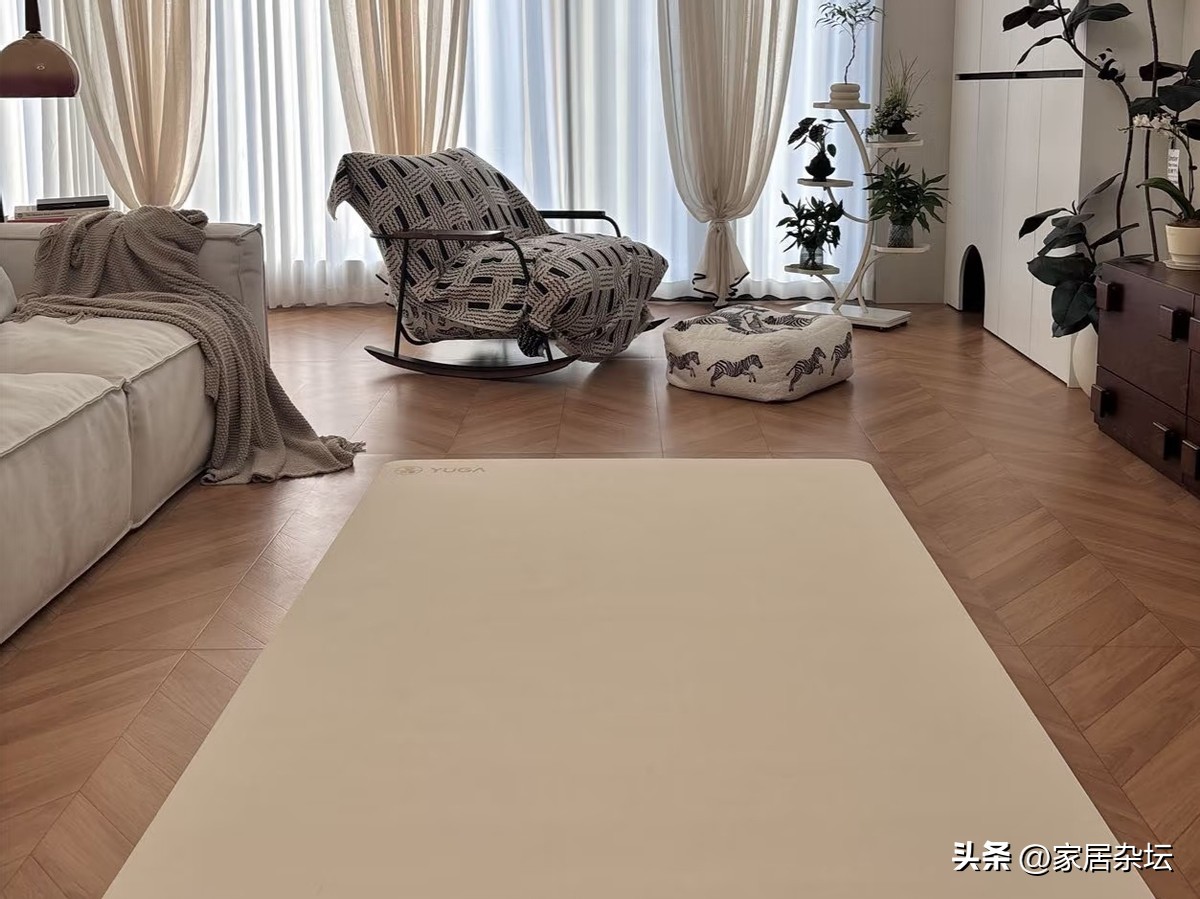 餐桌被“谋杀”了！90后邻居家的小户型隐形餐厅，让我看傻了眼(图12)